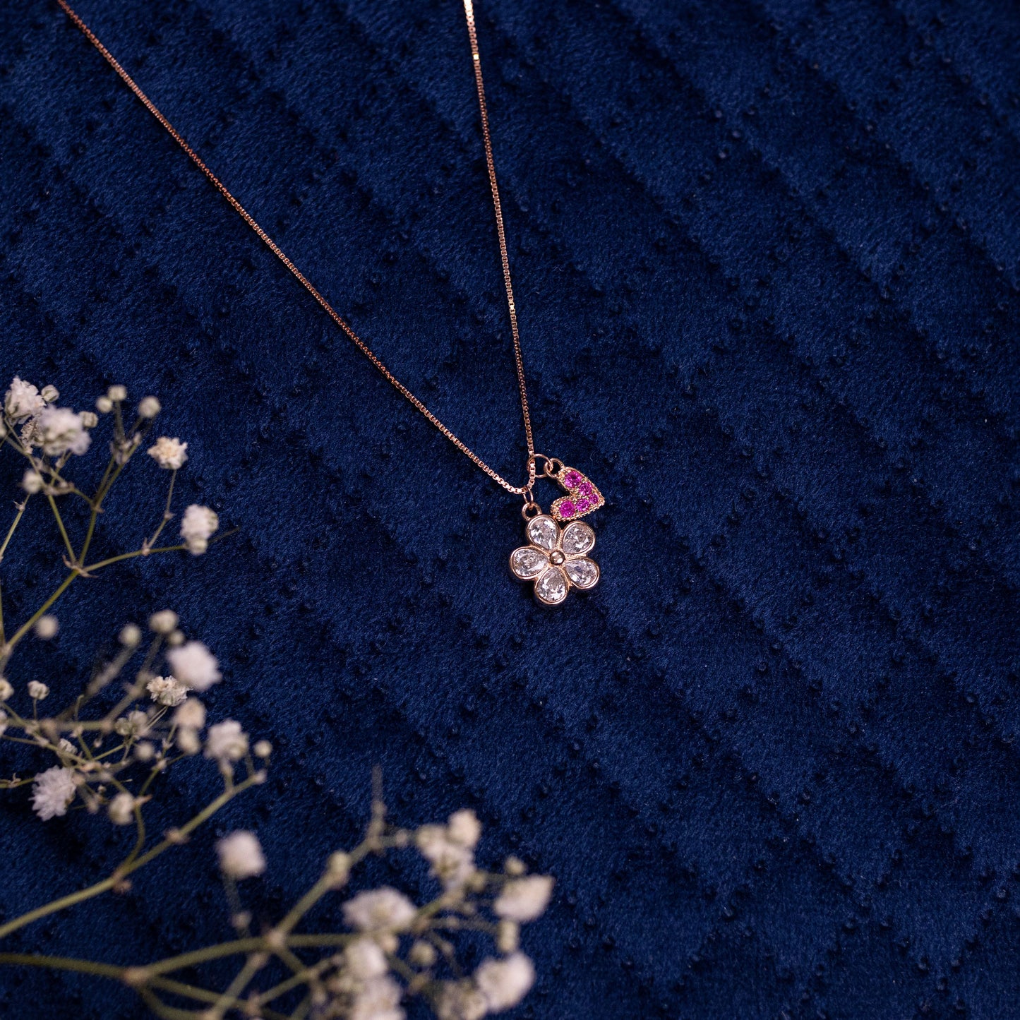 Rosegold Petal of Love Chain Pendant